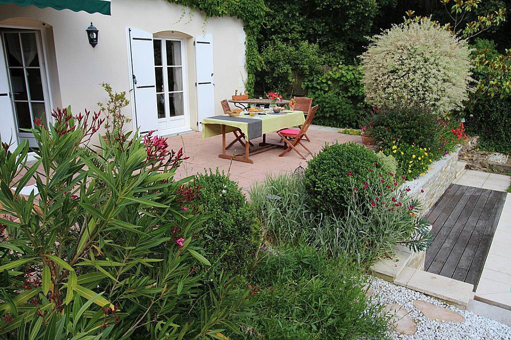 Logis Du Lievre D'Or Bed & Breakfast Монбазон Екстериор снимка
