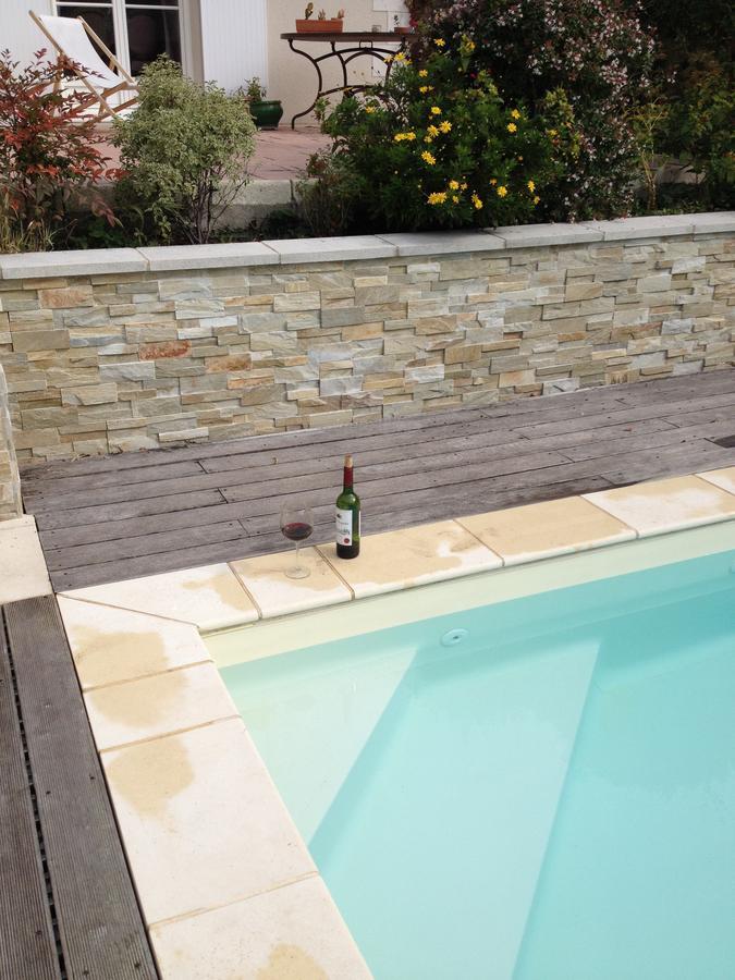 Logis Du Lievre D'Or Bed & Breakfast Монбазон Екстериор снимка